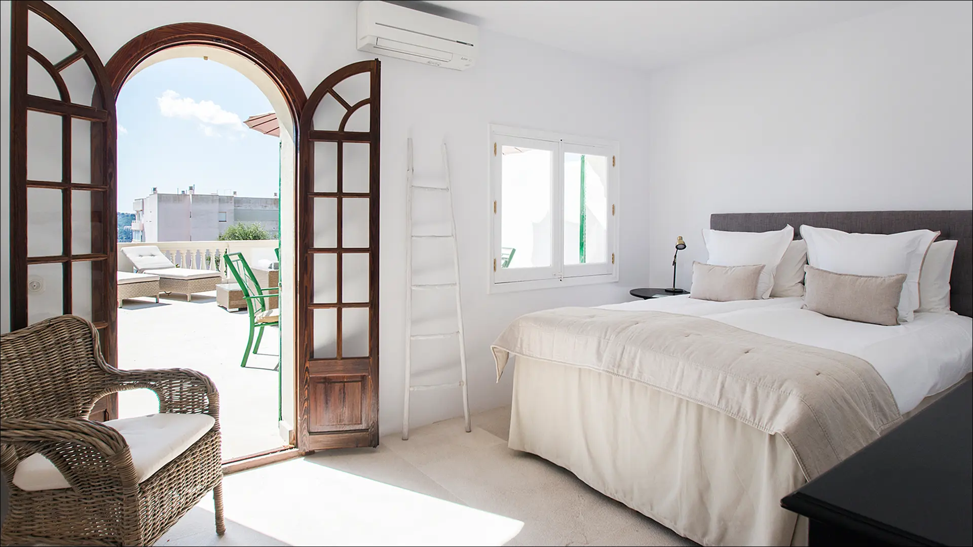 Mallorquin villa available for long-term rent in Cala Major, Palma