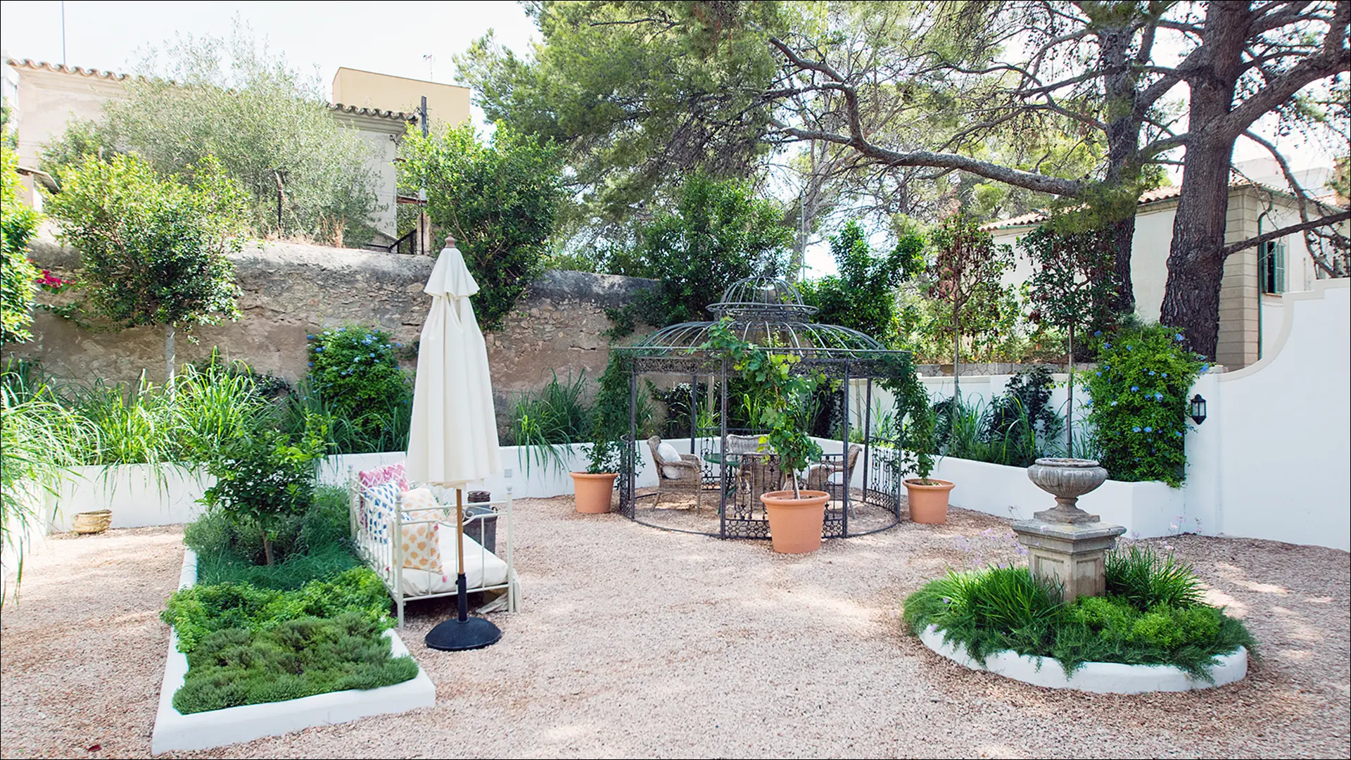 Mallorquin villa available for long-term rent in Cala Major, Palma