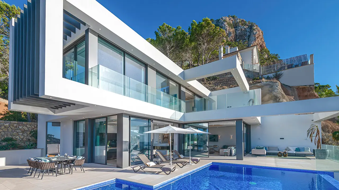 15 Critical Steps to Take After Buying A House in Spain (1)