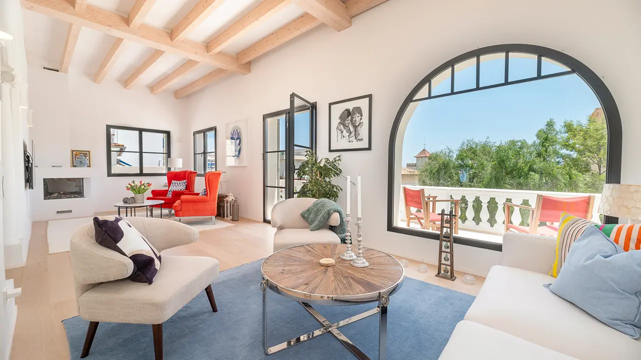 House for sale in the upscale San Agustin neighborhood.