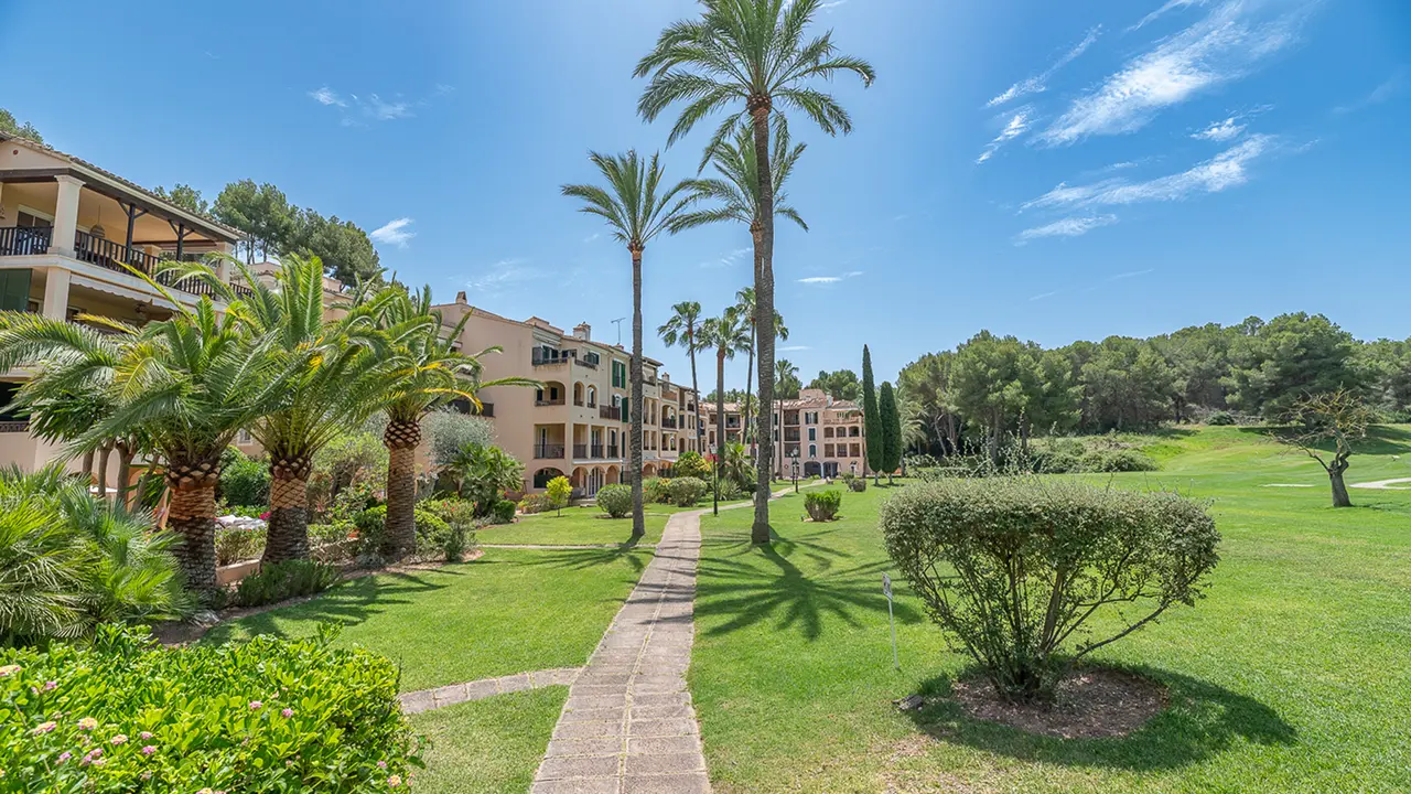 Bendinat & Cas Catala – Scenic Views and Family-Friendly Living