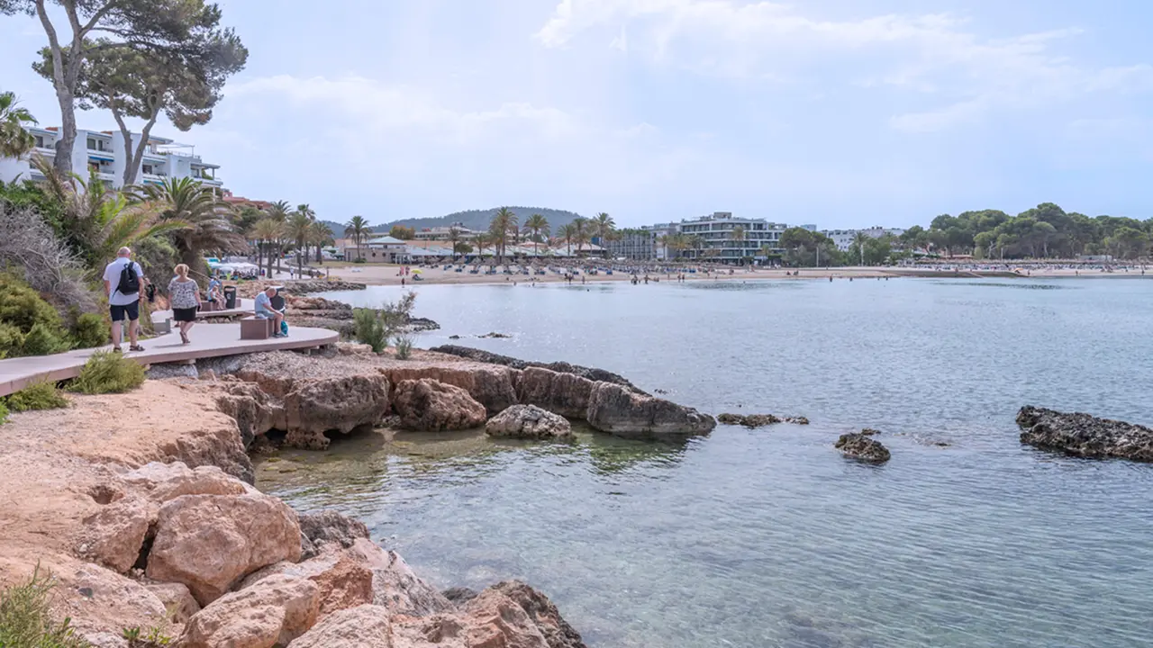 Santa Ponsa - Peaceful Suburb with High-End Communities