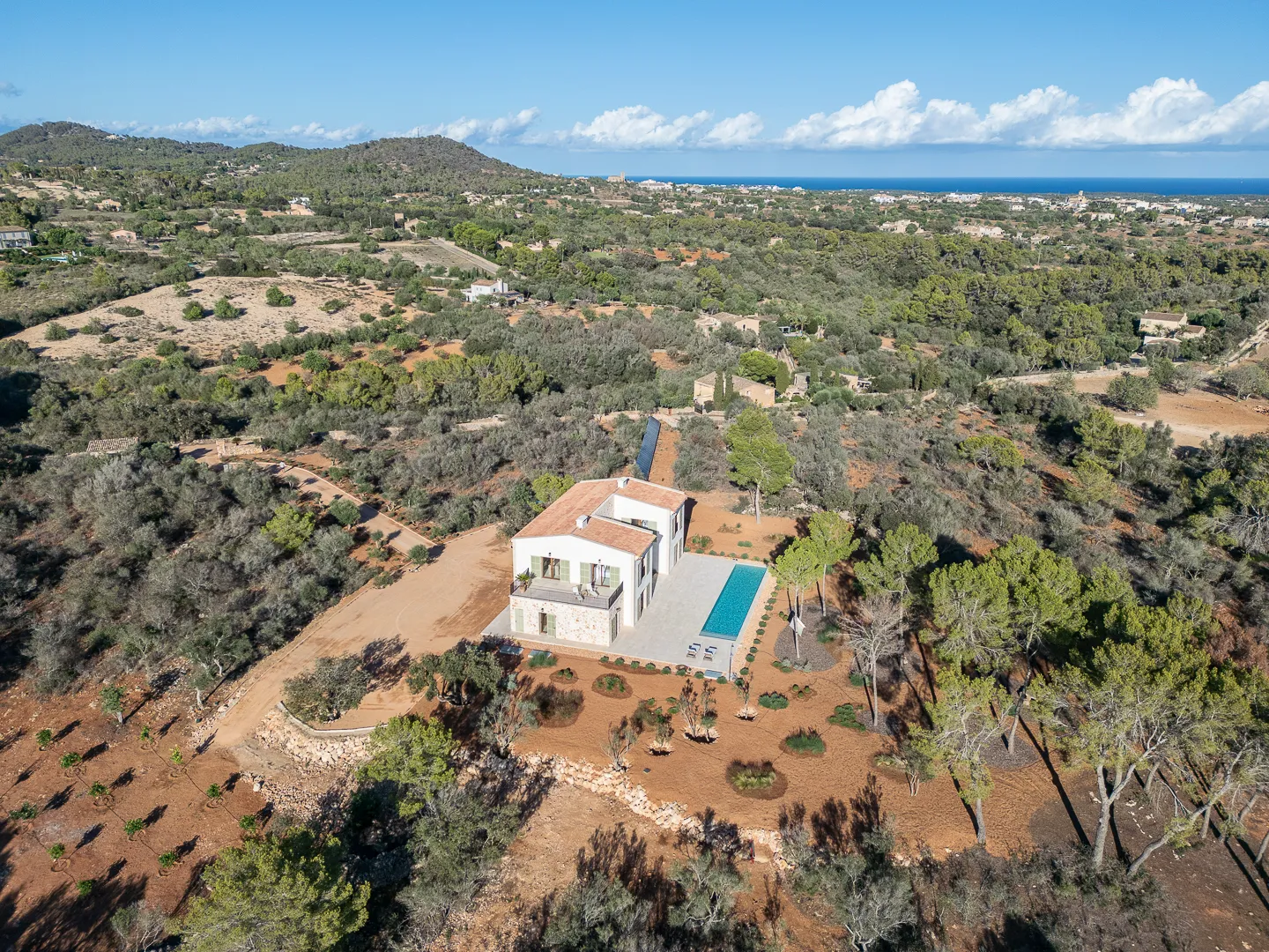 Luxury villa for sale in Mallorca with scenic views and natural surroundings