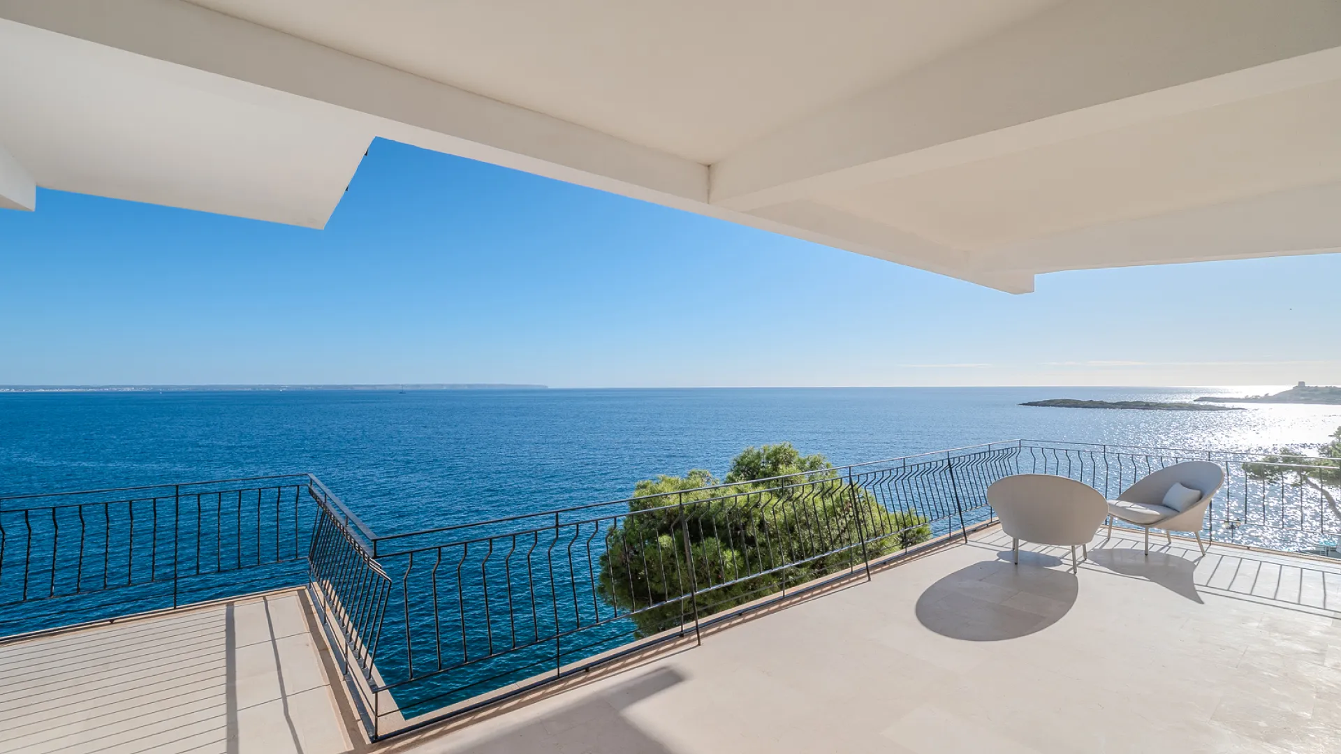 Apartment with sea views for sale in Illetas Mallorca