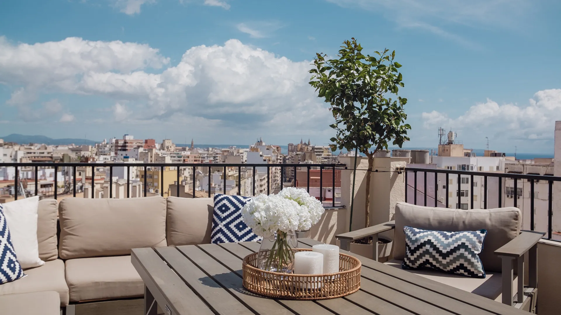 Old Town vs Santa Catalina_ Property types