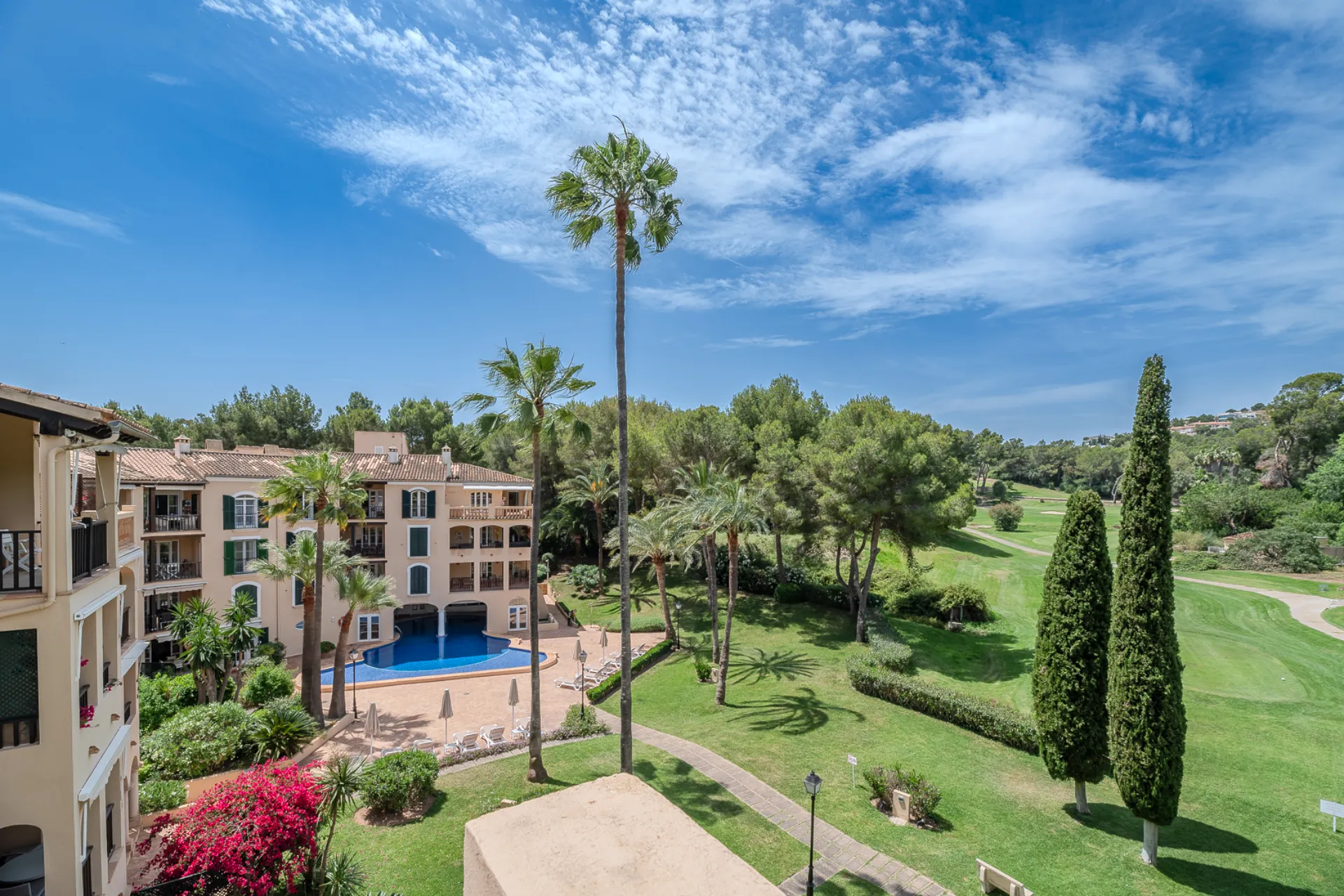 Property for sale in community in Southwest of Mallorca: Bendinat